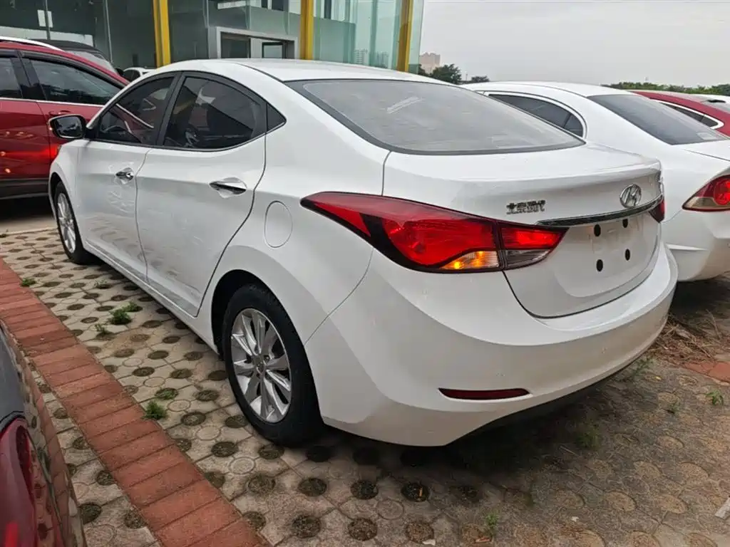 Hyundai Langdong 2016 1.6L Automatic Premium Edition фото 5