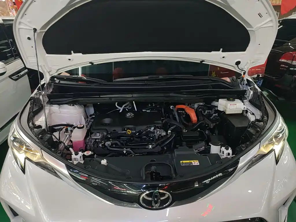 Фото 20 - Toyota Granvia
