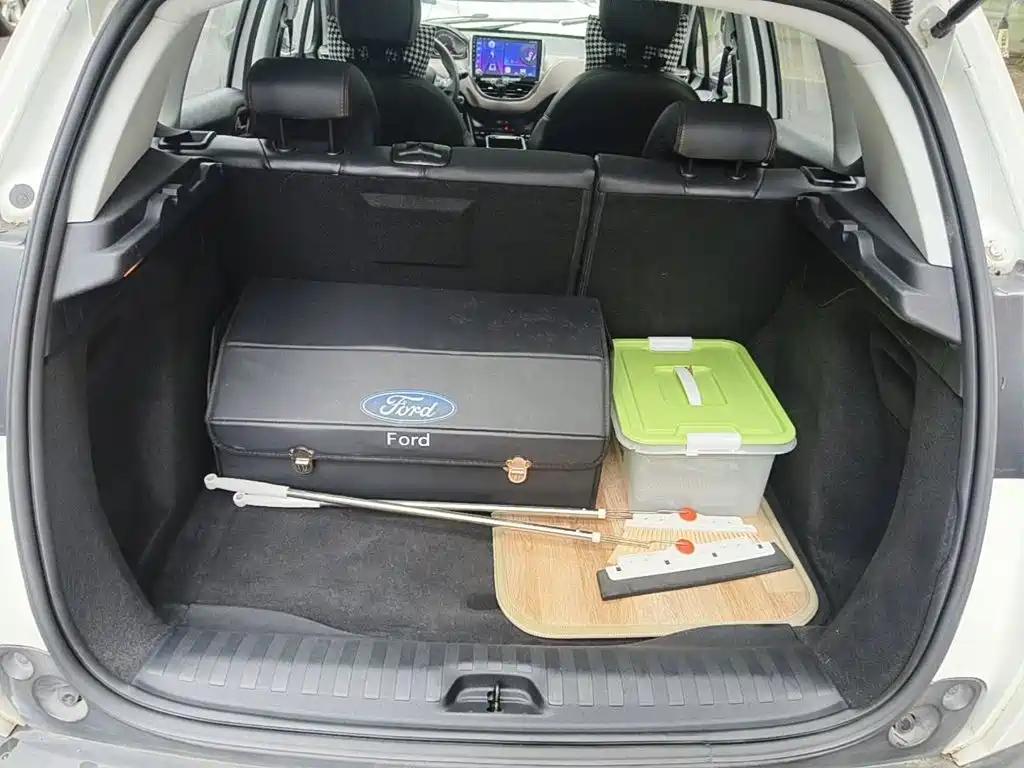 Фото 5 - Peugeot 2008