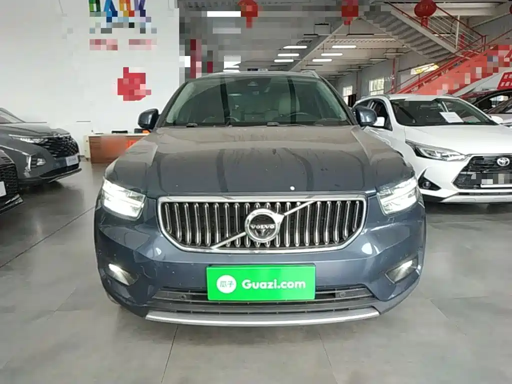 Фото 3 - Volvo XC40