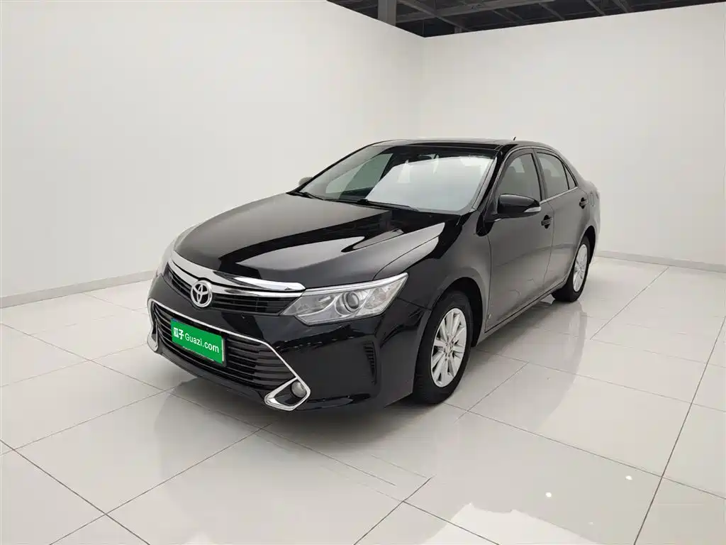Toyota Camry 2015 2.0G Leading Edition