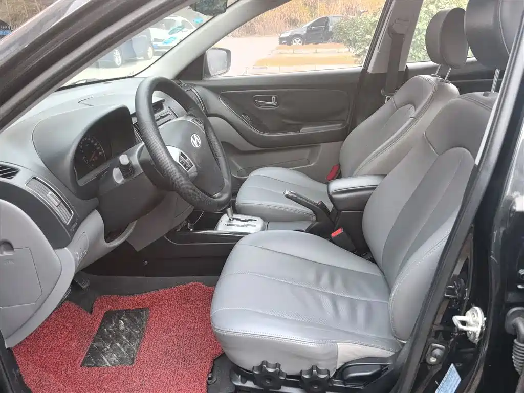 Hyundai Elantra 2015 1.6L Automatic Luxury фото 11
