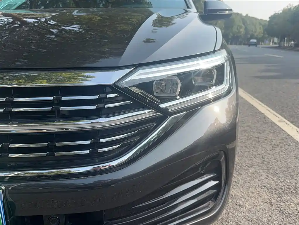 Volkswagen Sagitar 2025 300TSI DSG Excellence Edition фото 4