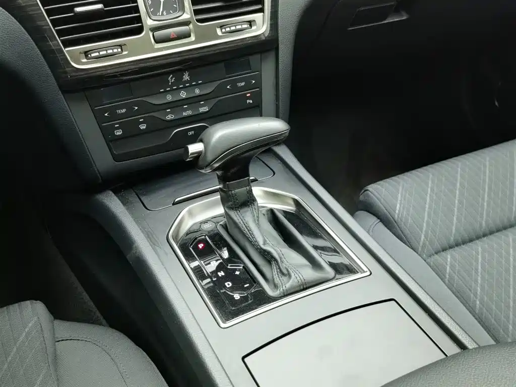 Hongqi H7 2019 1.8T Comfort Edition фото 15