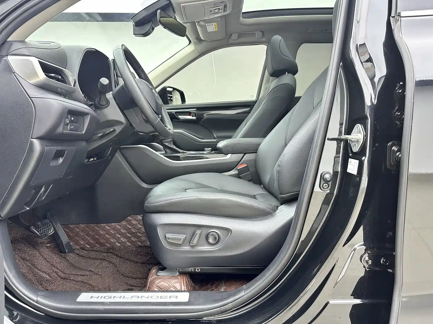 Toyota Highlander 2022 380T 4WD Premium 7-Seater фото 7