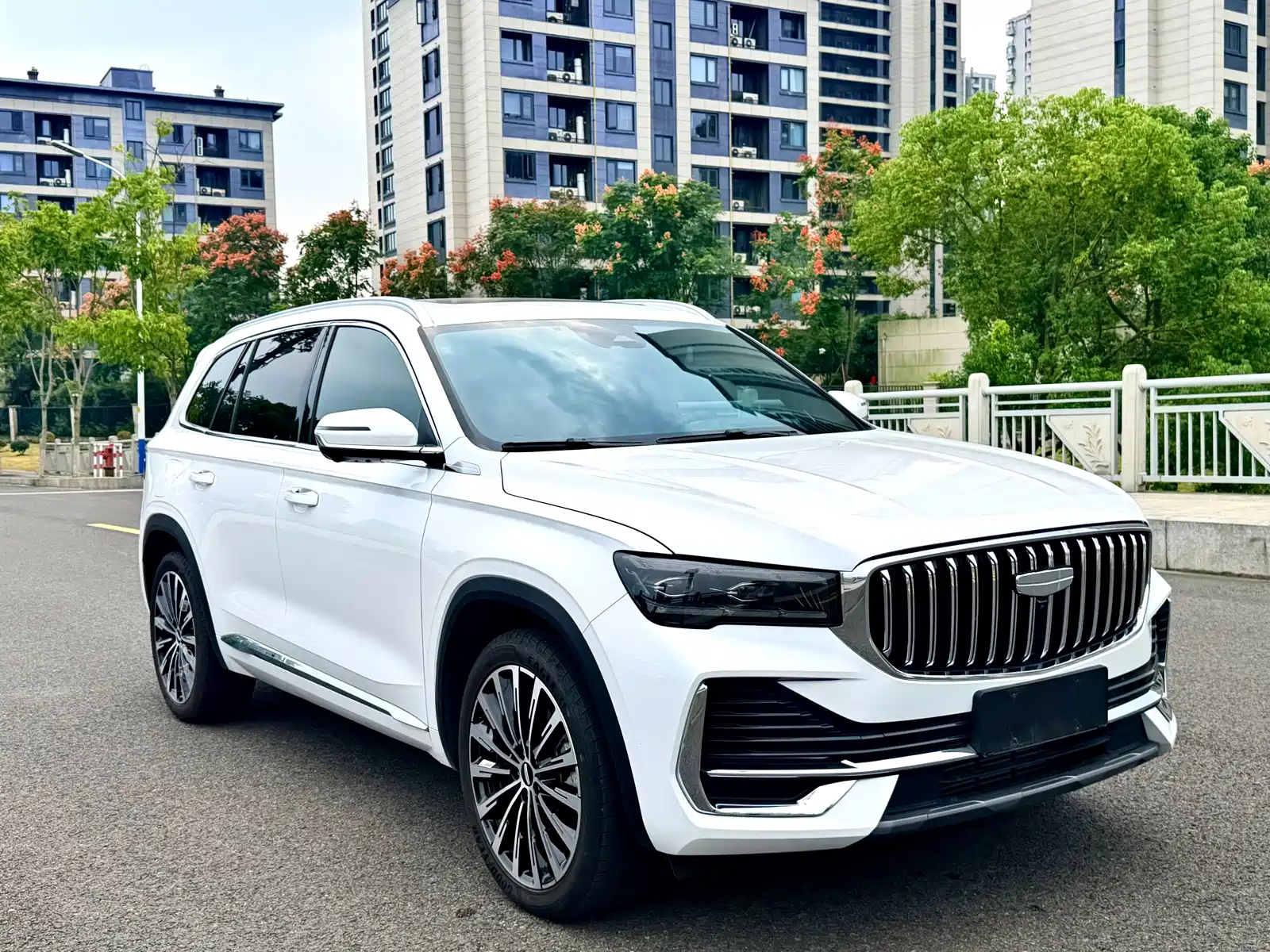 Фото 5 - Geely Monjaro