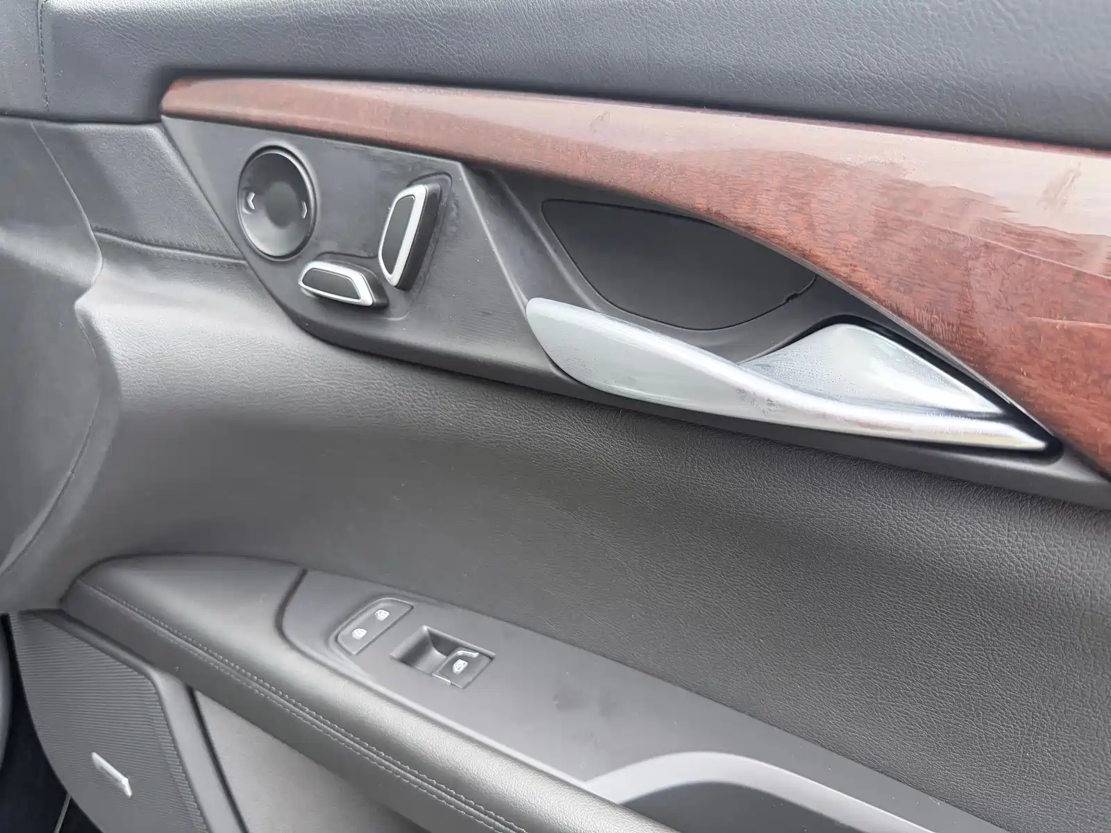 Фото 13 - Cadillac CT6
