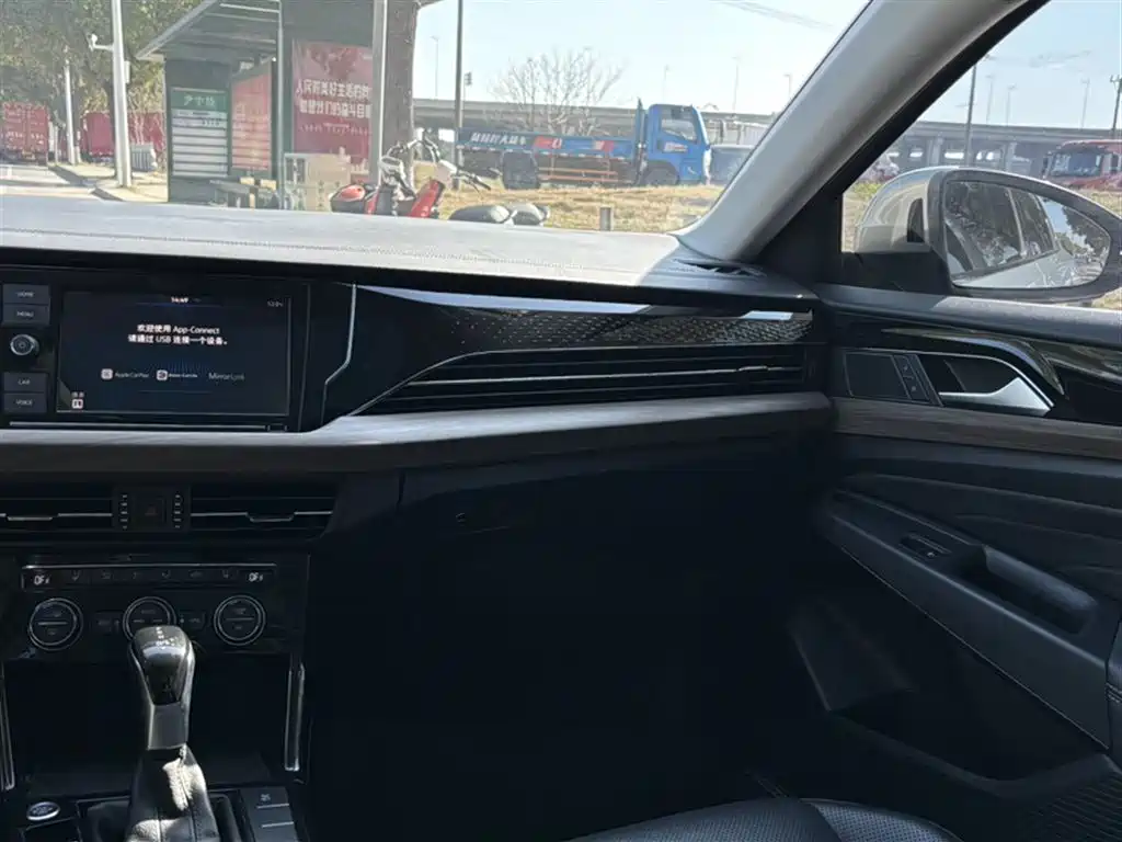 Volkswagen Passat 2019 330TSI Luxury Edition China VI фото 5