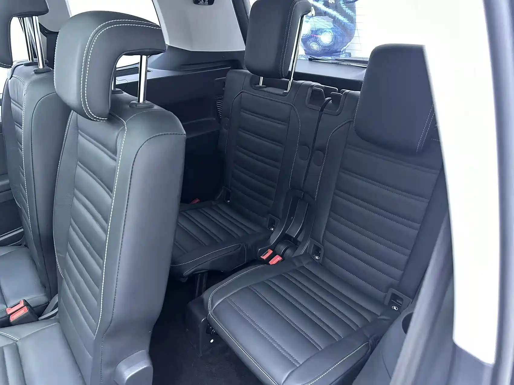 Photo 8 - Volkswagen Touran