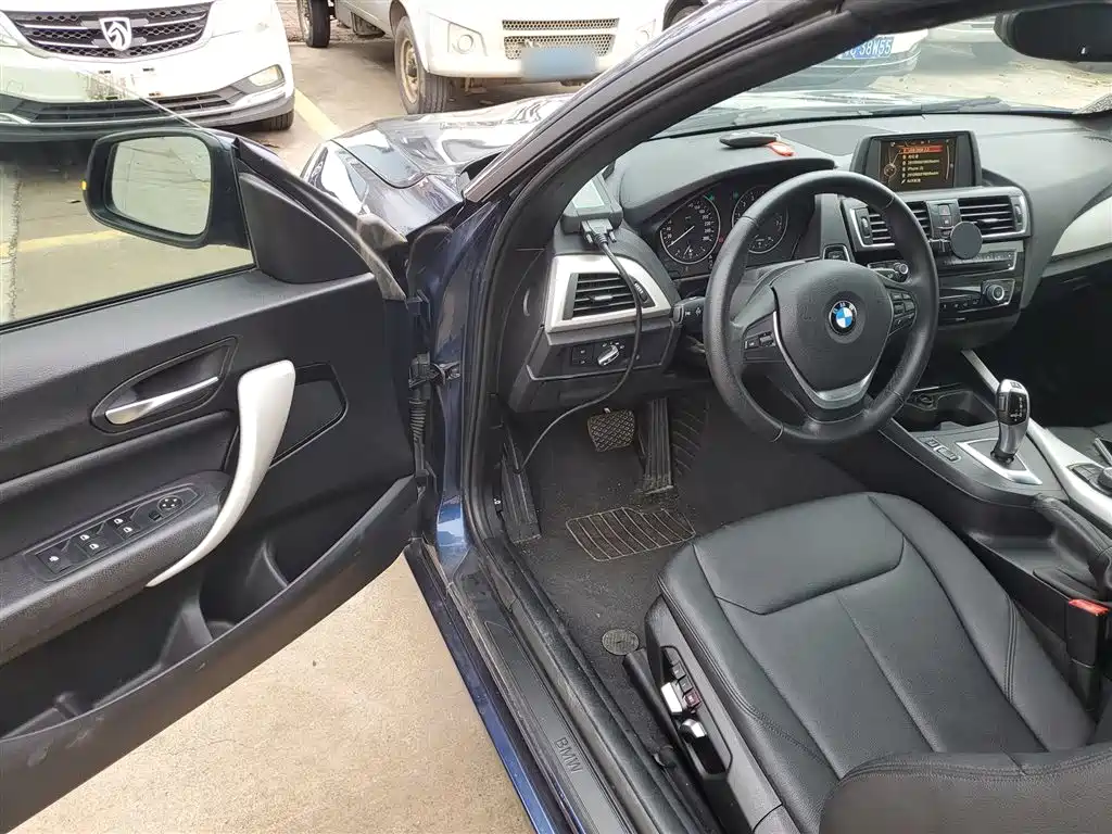 BMW 2 Series (Import) 2017 220i Convertible Coupe Leading фото 12