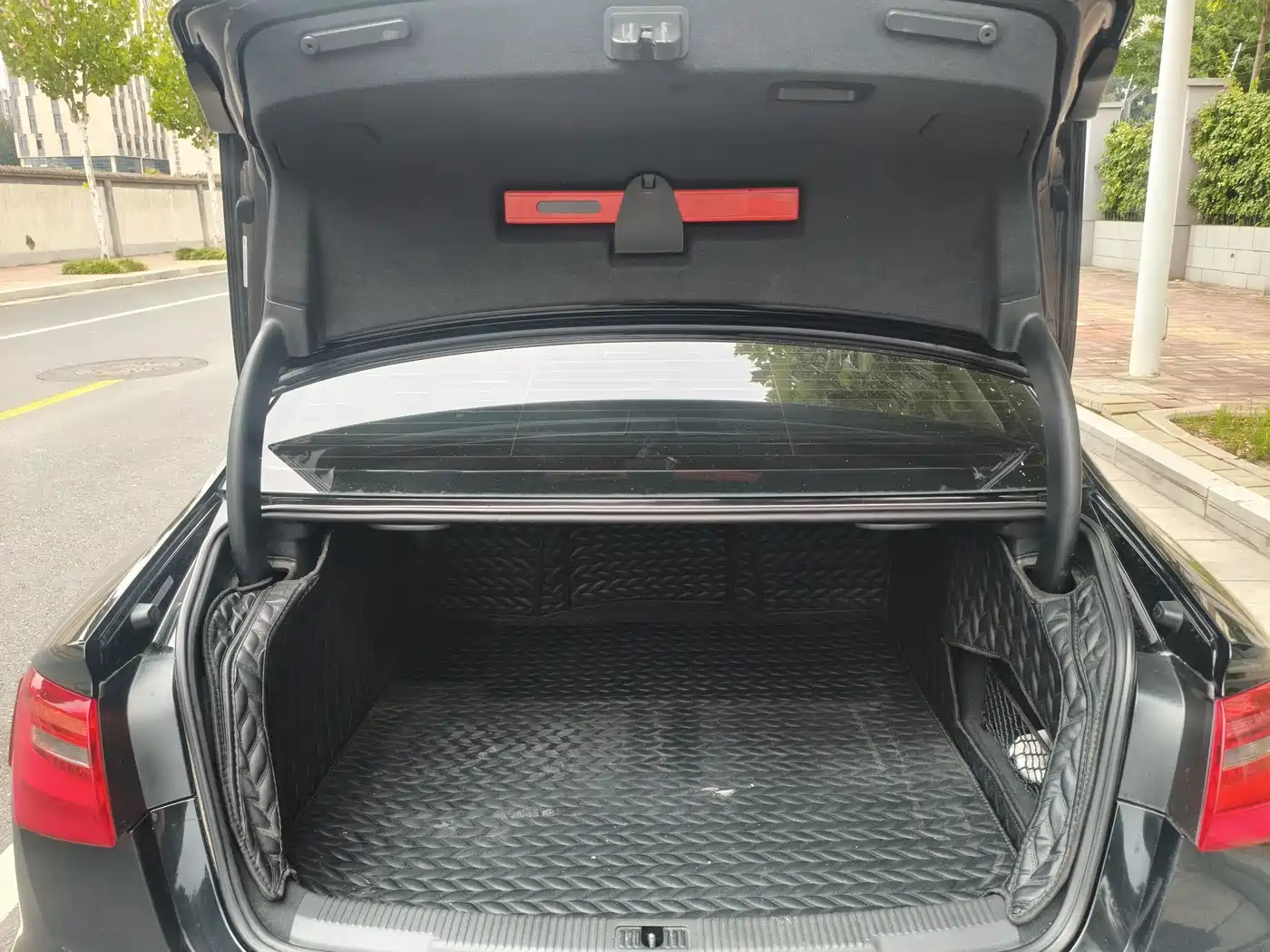 Фото 16 - Audi A6L