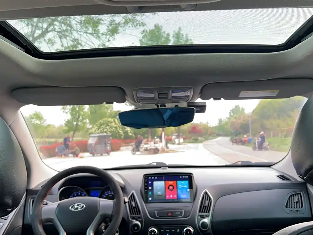 Hyundai Beijing Hyundai ix35 2015 2.0L Automatic 2WD Comfort China V фото 21