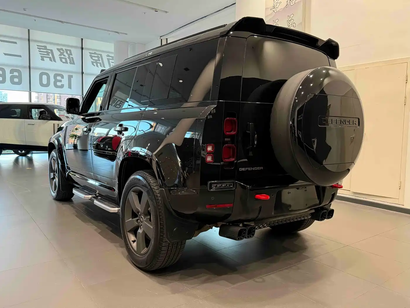 Фото 22 - Land Rover Defender
