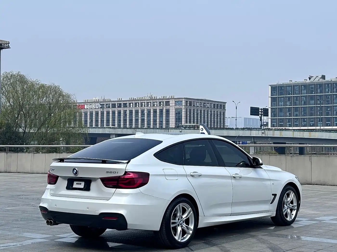 BMW 3 Series GT 2020 320i M Sport Package фото 7