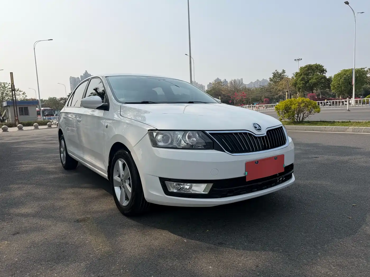 Škoda Rapid 2013 1.6L Automatic Smart Selection фото 3
