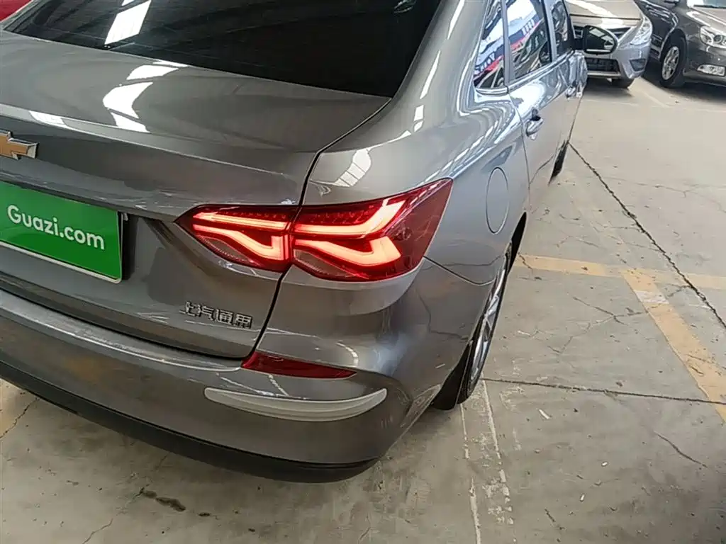 CHEVROLET CRUZE