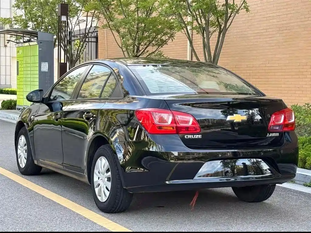 Chevrolet Cruze 2015 1.5L Classic SL MT фото 12