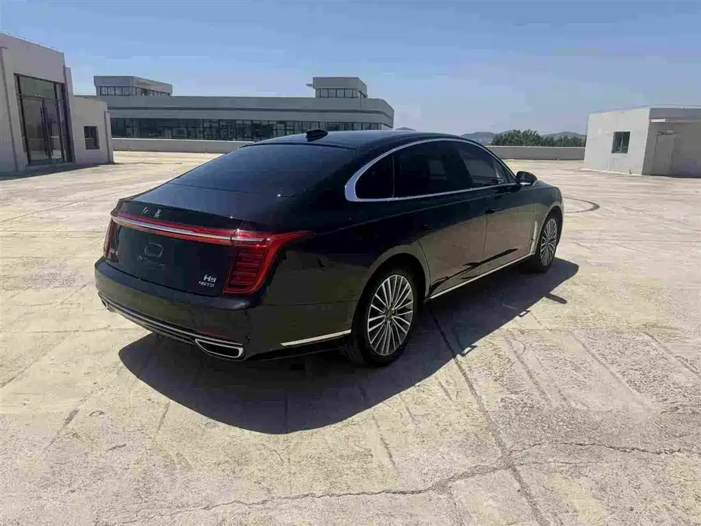 Hongqi H9 2022 2.0T Smart Connect Flag Enjoy Edition фото 9