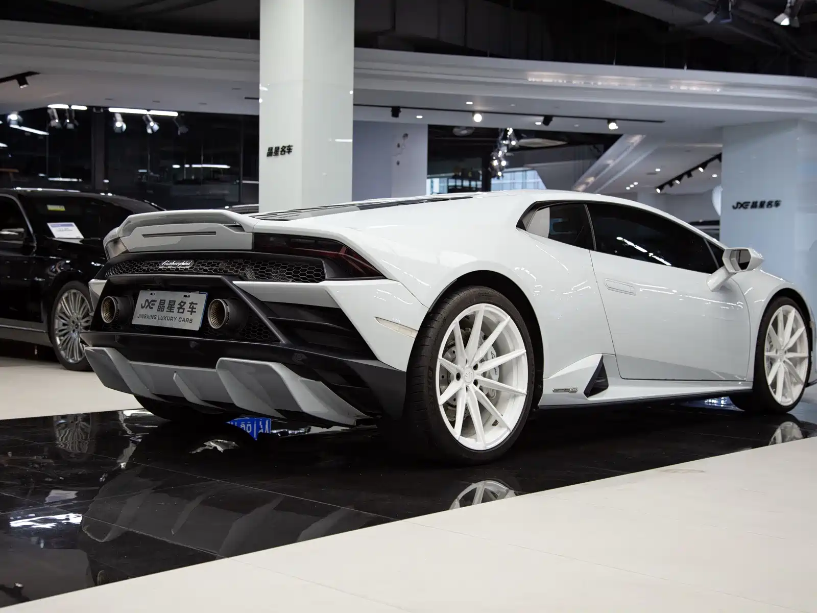 Фото 11 - Lamborghini Huracán