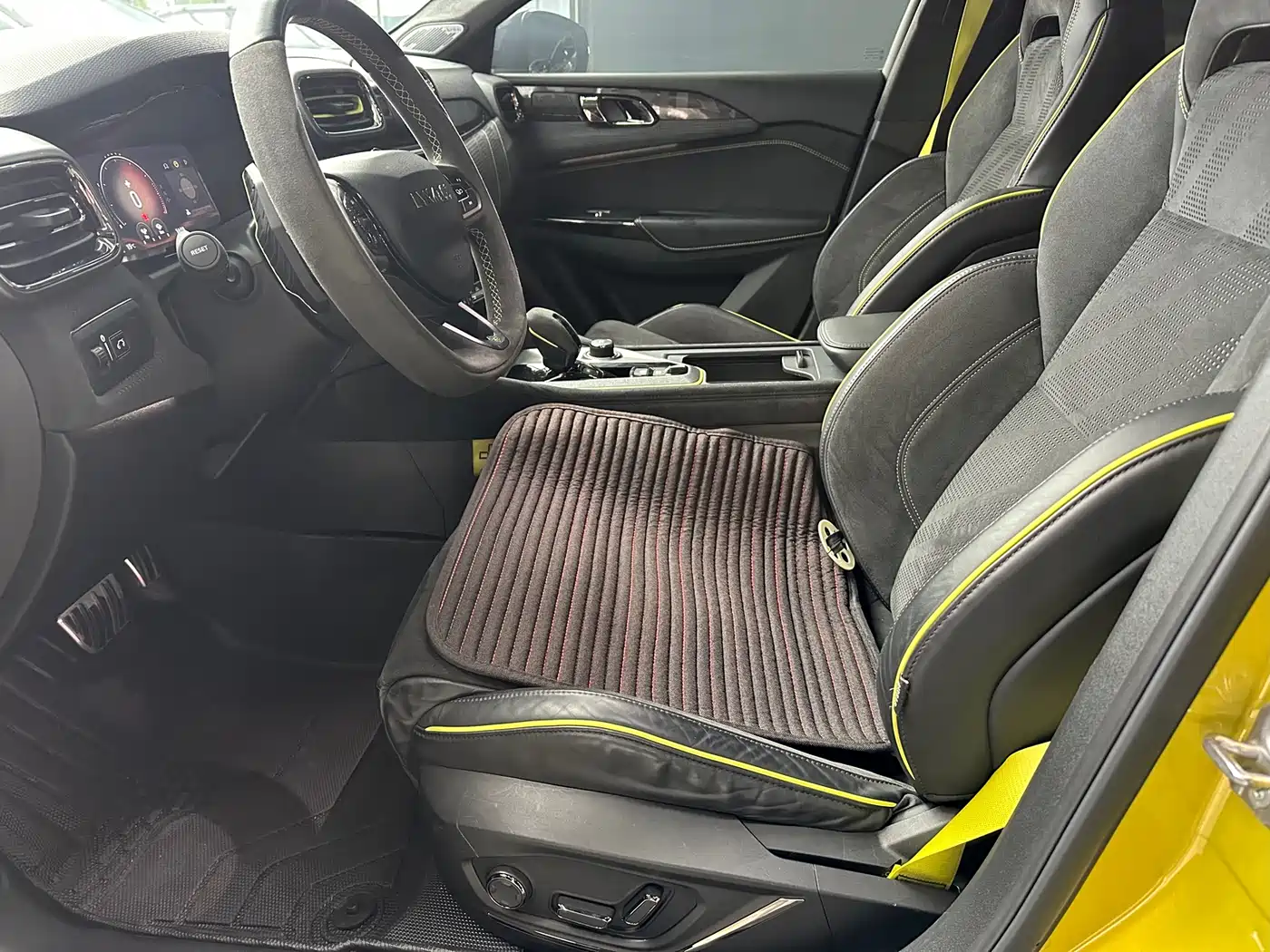 Lynk & Co 03 2021 03+ 2.0TD Auto Performance Package Edition фото 7