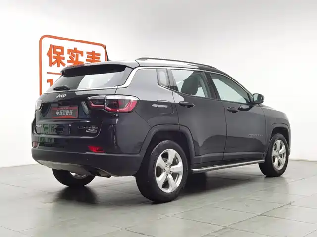 Jeep Compass 2017 200T Automatic Family Edition — фото 2