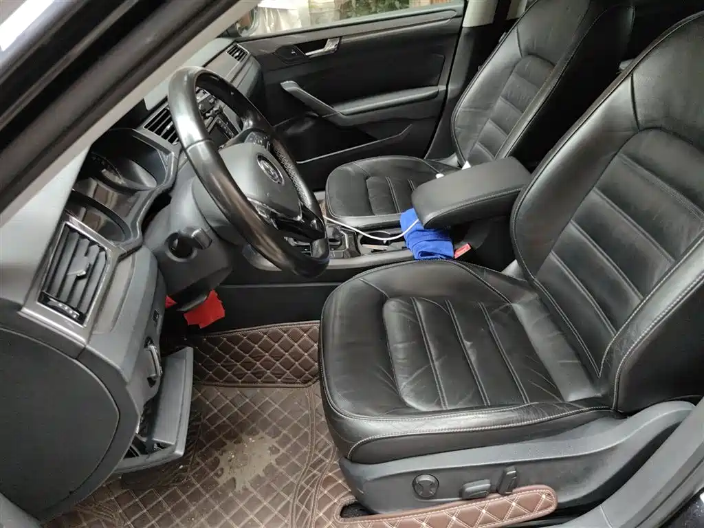 Volkswagen Passat 2017 330TSI DSG Prestige фото 8