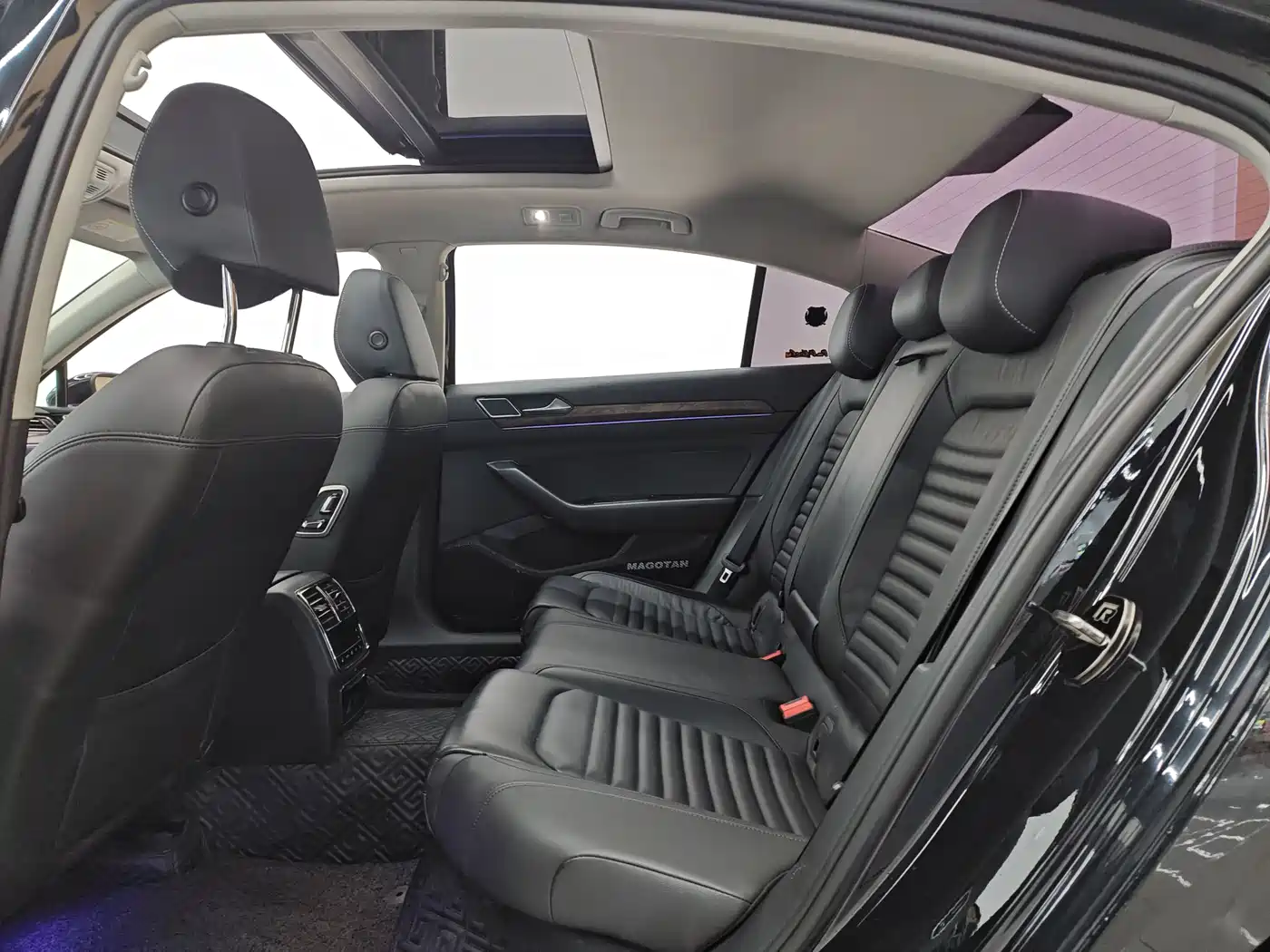 Volkswagen Magotan 2018 330TSI DSG Leading фото 9