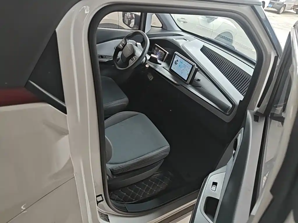 Baojun E200 2020 2020 305KM Smart Edition