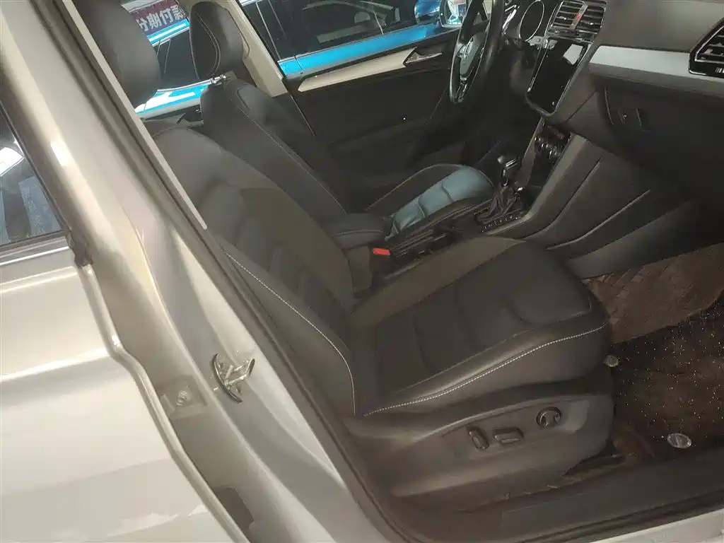 Volkswagen Tiguan L 2019 Facelift 330TSI Auto 2WD Smart Luxury China VI фото 25