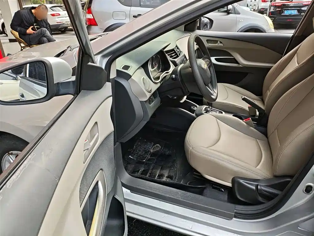 Chevrolet Sail 2015 Sail 3 1.3L AMT Ideal Edition фото 12