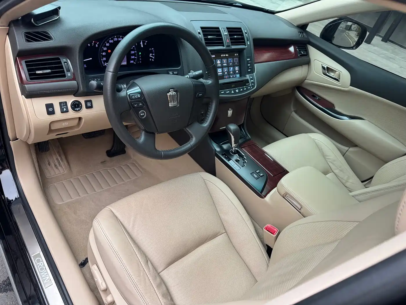 Toyota Crown 2010 2.5L Royal Leather Sunroof Navigation фото 5