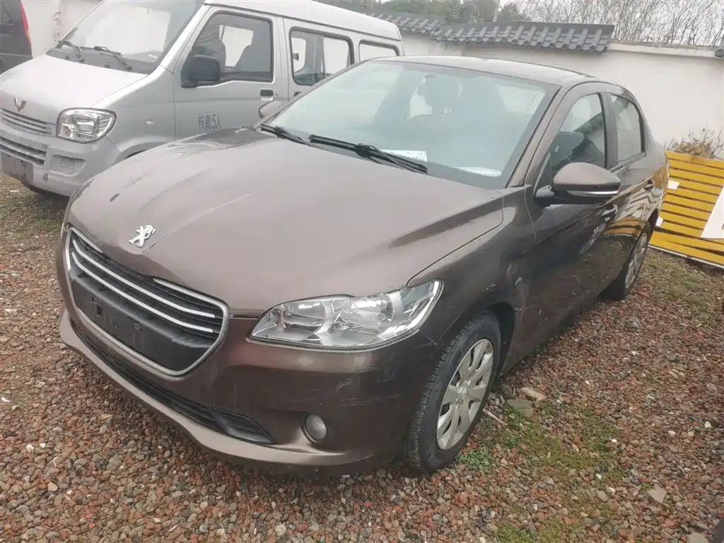 Peugeot 301 2014 1.6L Manual Comfort Edition фото 2
