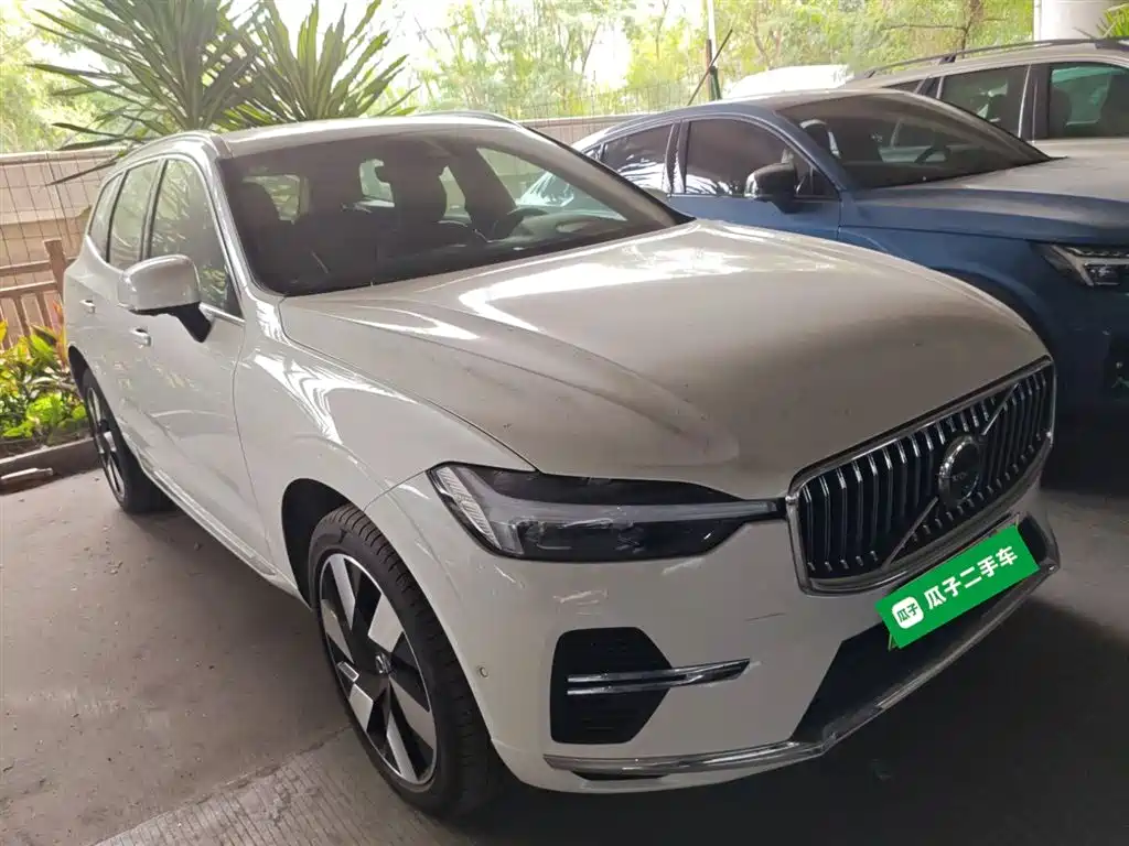 VOLVO XC60 PLUG-IN HYBRID