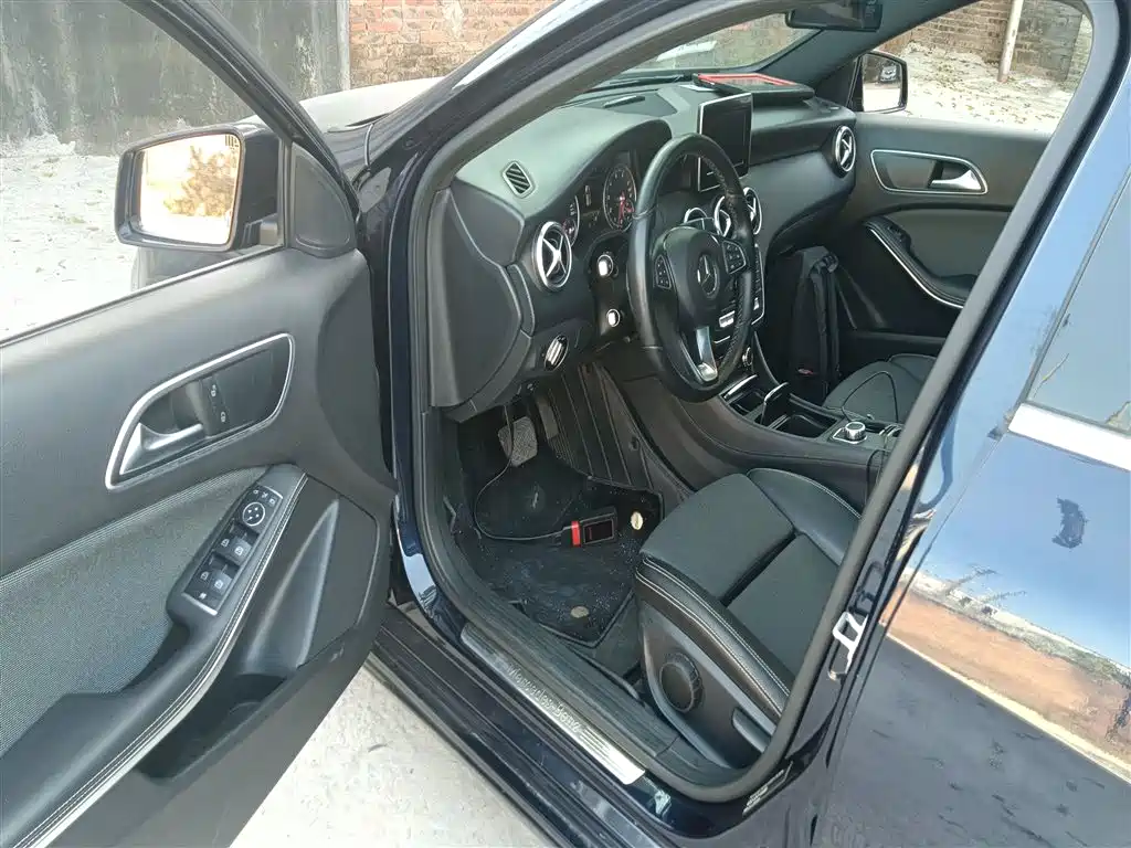 Mercedes-Benz A-Class (Import) 2017 Facelift A 200 Dynamic фото 12