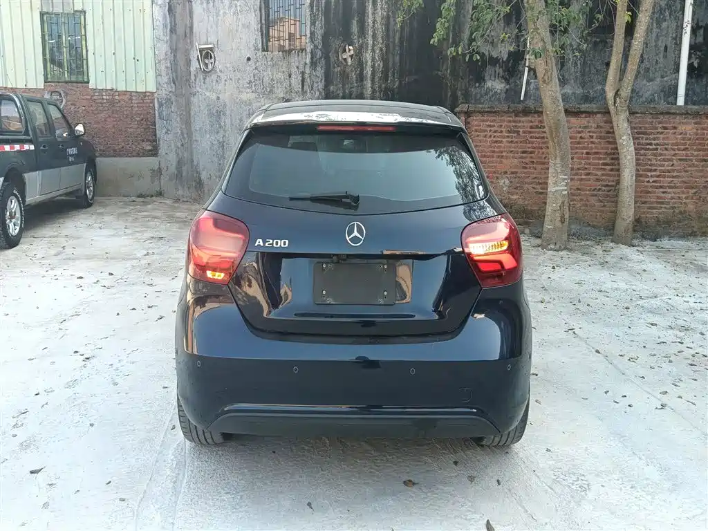Mercedes-Benz A-Class (Import) 2017 Facelift A 200 Dynamic фото 4