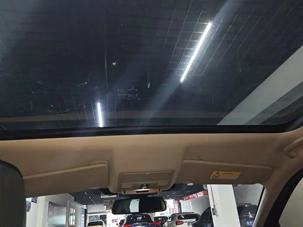 Land Rover Discovery Sport 2019 240PS SE Edition China VI фото 14