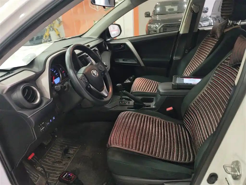 Toyota RAV4 Rongfang 2018 2.0L CVT 2WD Trend X Edition фото 15