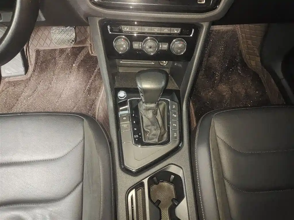 Volkswagen Tiguan L 2019 Facelift 330TSI Auto 2WD Smart Luxury China VI фото 14