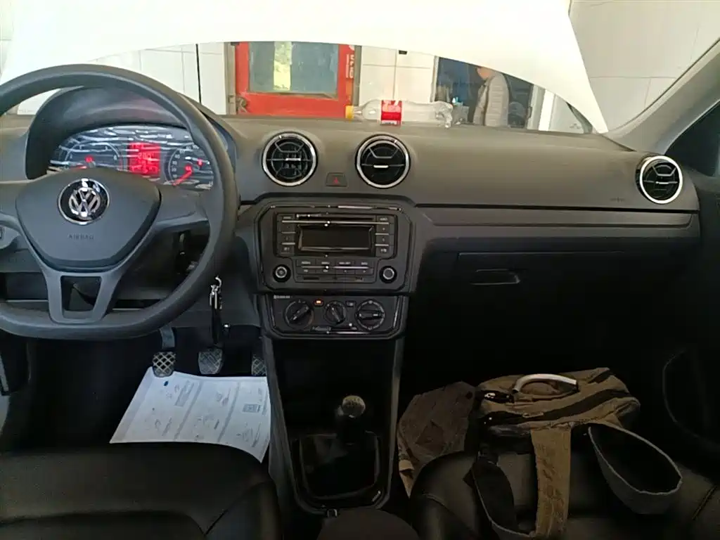 Volkswagen Jetta 2019 Dream Edition 1.4L Manual Fashion фото 13