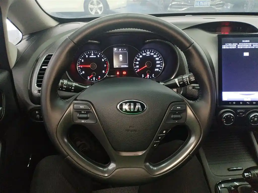 Kia K3 2016 1.6L Automatic GLS фото 7