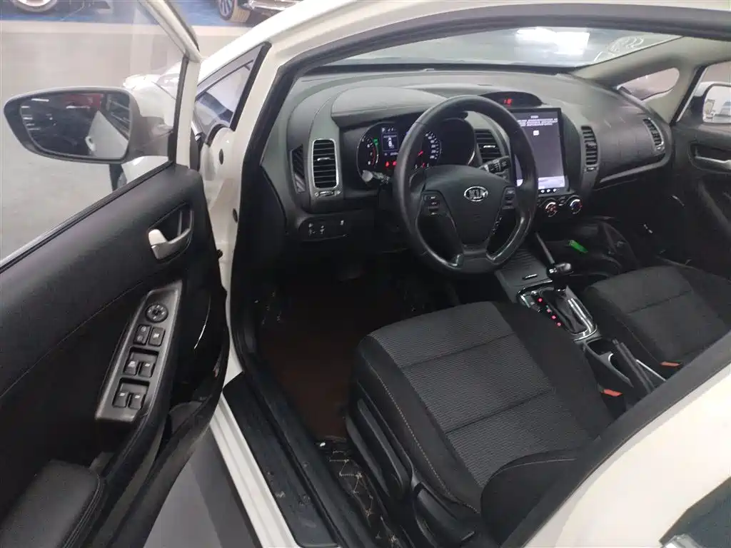 Kia K3 2016 1.6L Automatic GLS фото 12