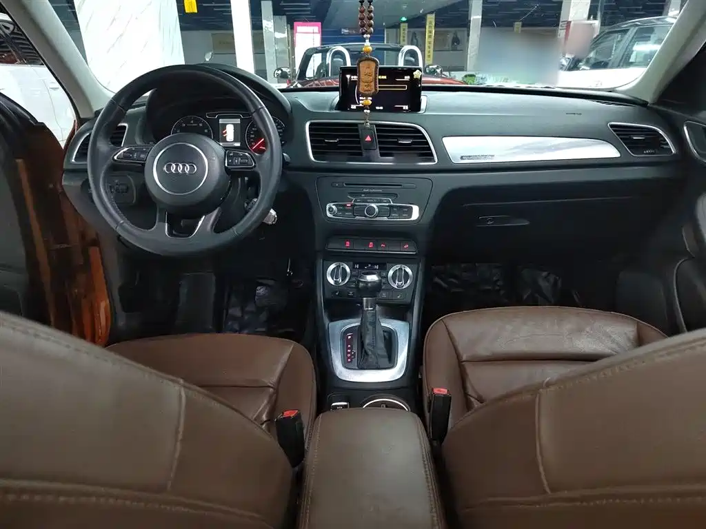 Audi Q3 2015 35 TFSI quattro Technology фото 8