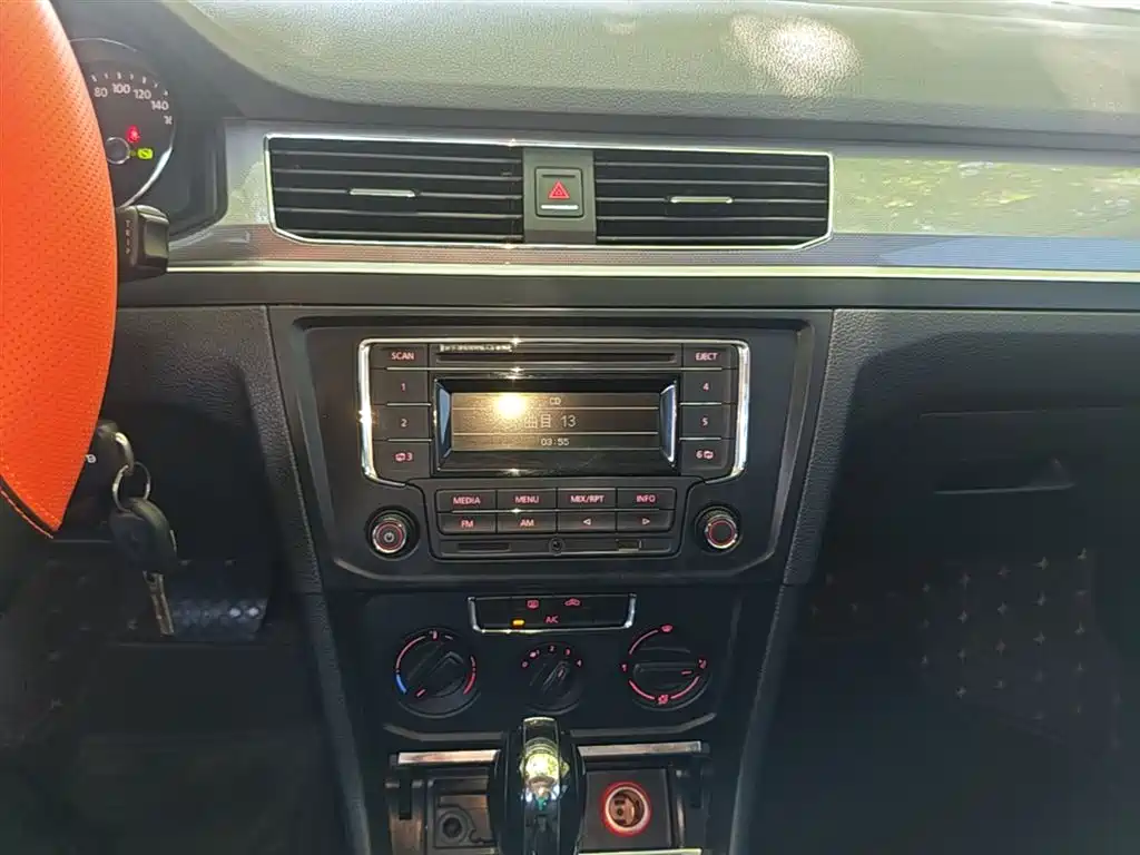 Volkswagen Bora 2016 Model 1.6L Automatic Fashion фото 13