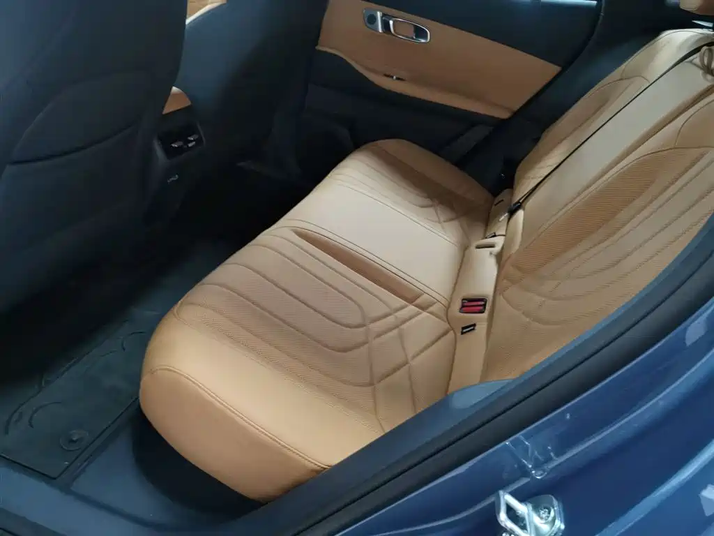 Geely Galaxy Galaxy Starship 7 EM-i 2025 120km Navigation Edition фото 17