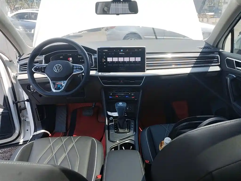 Volkswagen Tiguan L 2023 300TSI Automatic 2WD Smart Enjoyment Edition фото 16