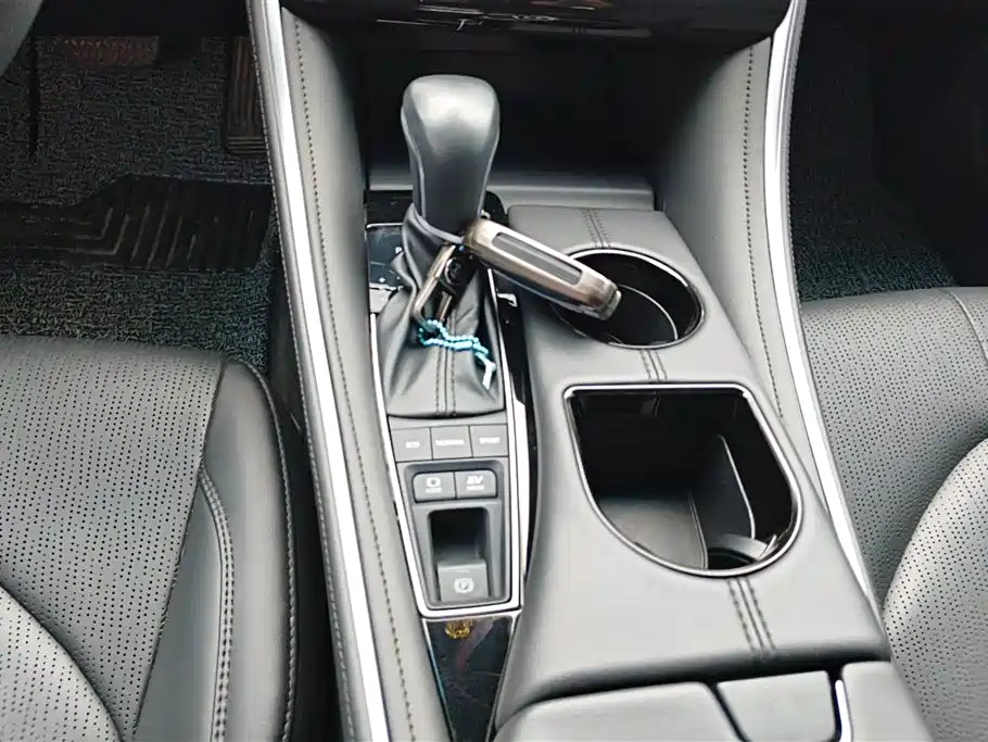 Toyota Avalon 2022 2.5L Luxury Edition фото 16