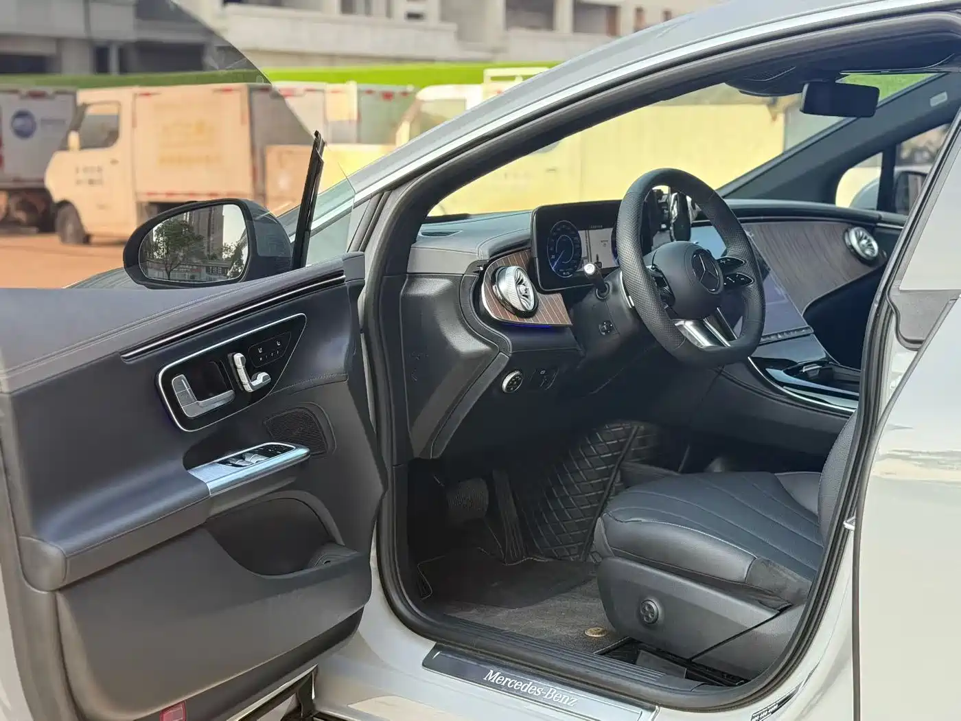 Mercedes-Benz EQE 2022 350 Pioneer Edition фото 4