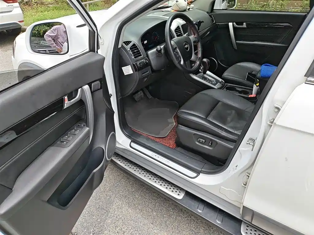 Chevrolet Captiva 2014 2.4L 2WD Urban 7-seater фото 14