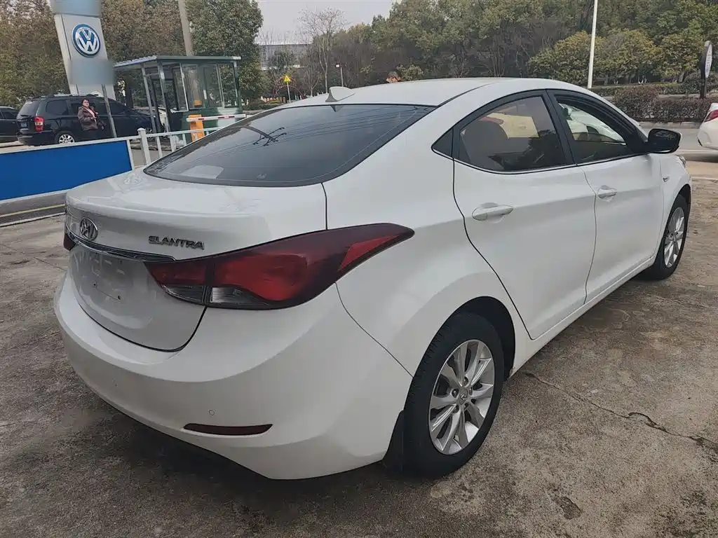 Hyundai Langdong 2016 1.6L Automatic Smart Edition фото 7