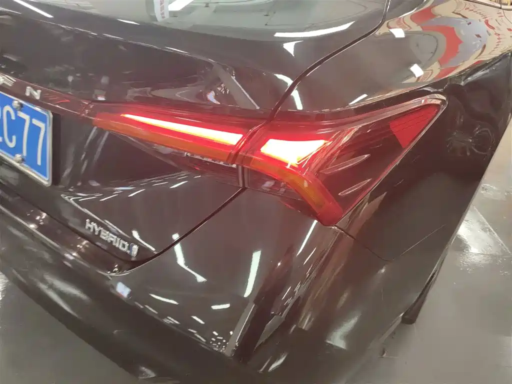 Toyota Avalon 2022 Hybrid 2.5L Luxury Edition фото 7